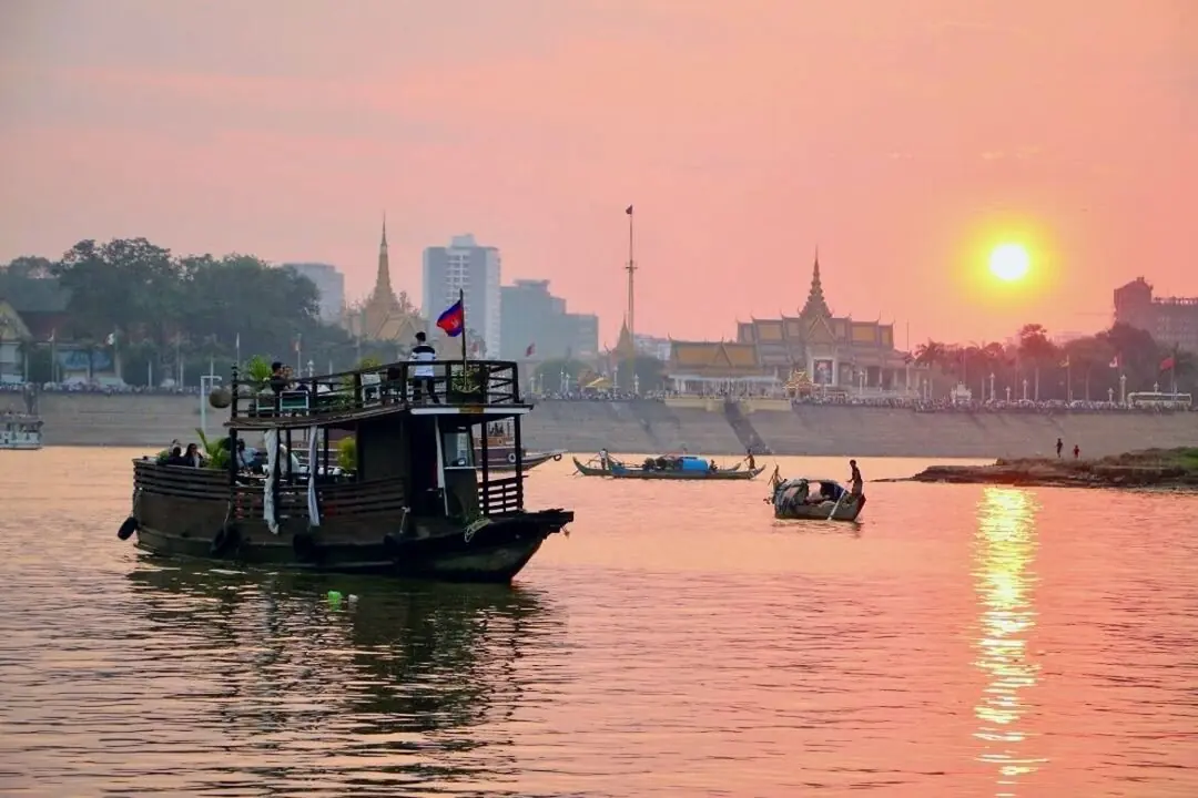 phnom-penh-sunset-cruise (1)